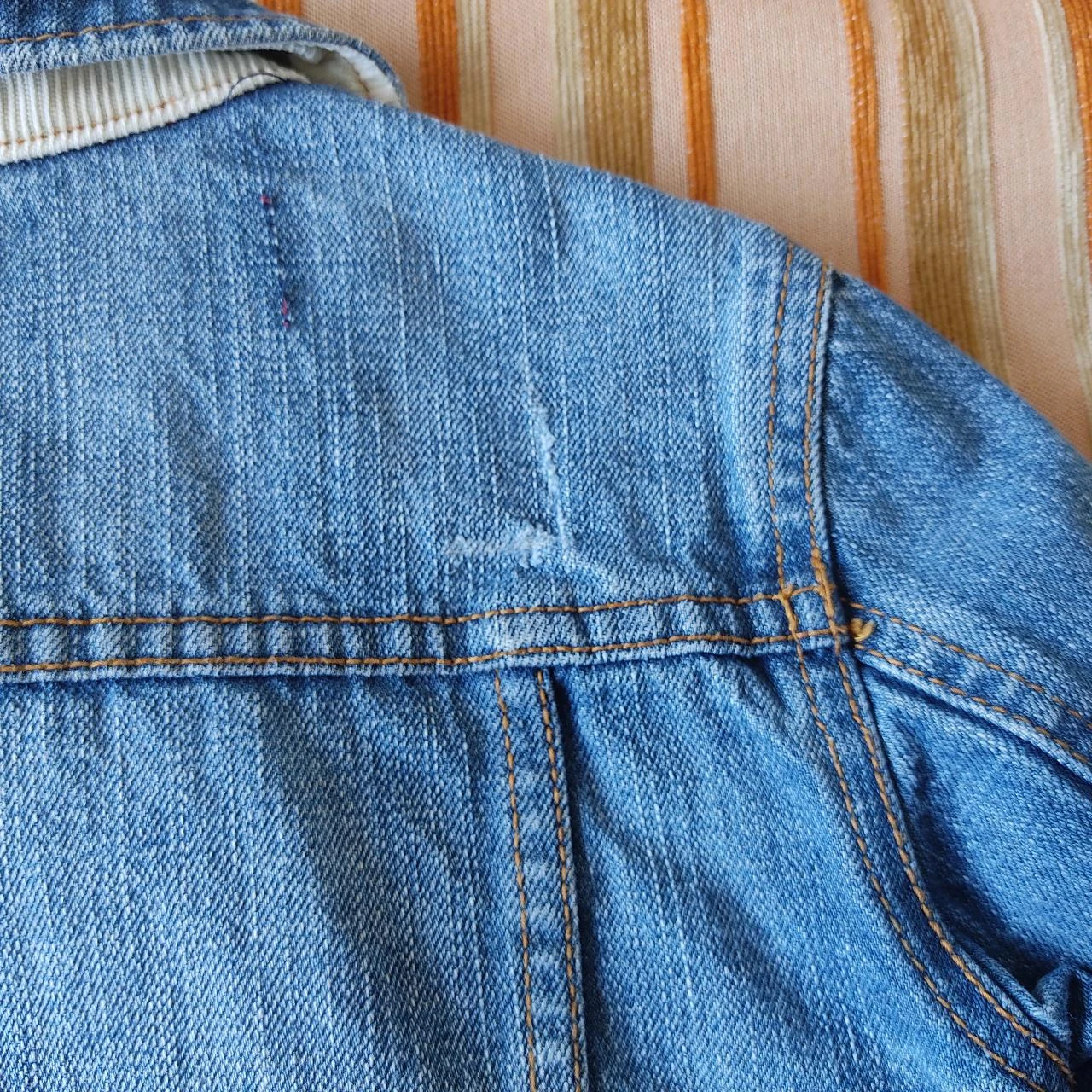 Veste en jean. Taille 7 A (122 cm) – photo 5